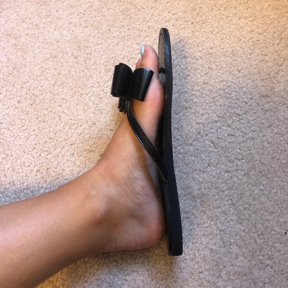 NWOT Michael Kors Bow Leather Thong Flip Flops - Picture 5 of 6